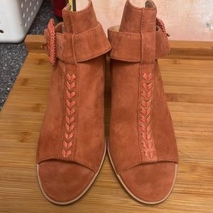 Jack rogers izzie suede open top booties